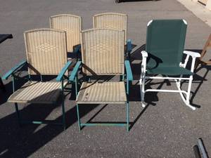 lot 12 image: 4-Folding Chairs & 1-Folding Rocker