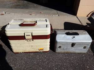 lot 17 image: Plano Tackle Box, Vintage Metal Tackle Box With Contents