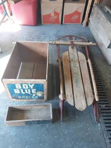 lot 29 image: Happy Time Steel Runner Sled, Apple Crates