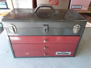 lot 33 image: Tool Locker Tool Box