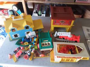 lot 43 image: Fisher Price House, Camper, Fire House, With People & Accessories