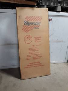 lot 57 image: Showerite Shower Door