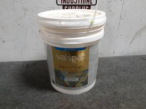 lot 83 image: 5 Gallon VALSPAR Pristine Paint Flat Exterior (S36)