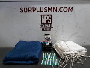 lot 89 image: Tweezers, Nail Clippers, Large Moving Blanket, Sandbags and Set of 4 Bed Risers (S38)