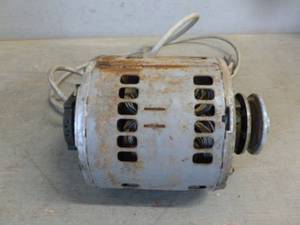 lot 21 image: Electric Motor