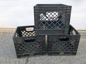 lot 27 image: Dairy Crates