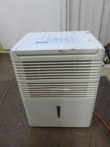 lot 29 image: Dehumidifier