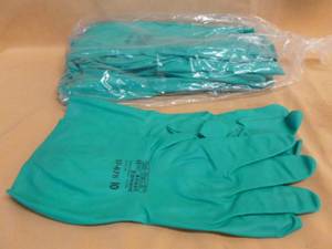 lot 42 image: New Work Gloves