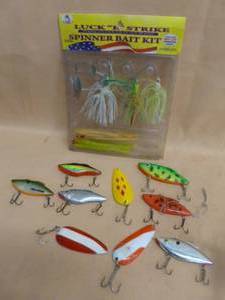 lot 69 image: Fishing Baits