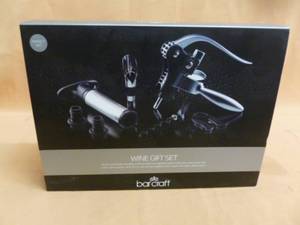 lot 102 image: New Wine Gift Set