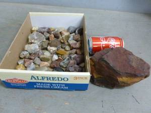 lot 114 image: Collector Rocks