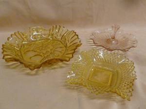 lot 140 image: Vintage Glass Candy Dish