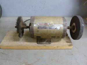lot 160 image: Bench Grinder