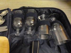 lot 194 image: Picnic Set