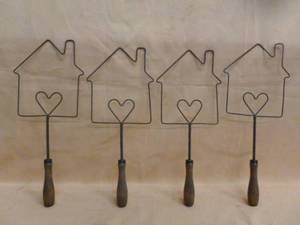 lot 198 image: Rug Beaters