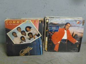 lot 209 image: Record Albums