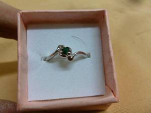 lot 220 image: Ladies Ring