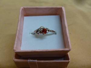 lot 221 image: Ladies Ring
