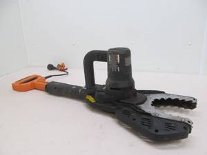 lot 2 image: Worx chainsaw
