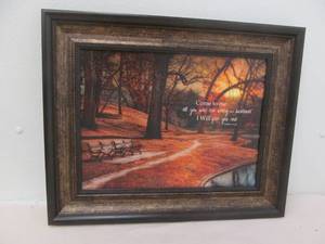 lot 14 image: wall dcor