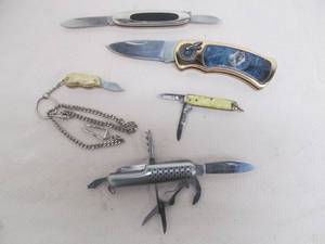 lot 50 image: pocket knives