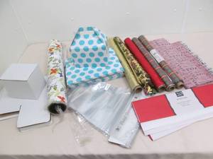 lot 68 image: giftware