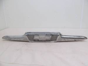 lot 83 image: Vintage Chevy grill front