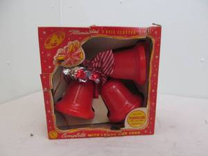 lot 86 image: vintage holiday dcor