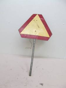 lot 91 image: slow moving sign