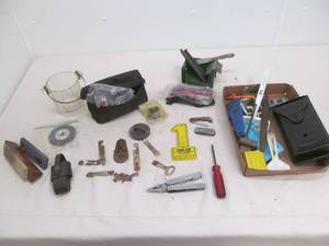 lot 104 image: vintage items