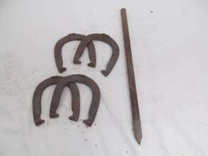 lot 108 image: horse shoe set