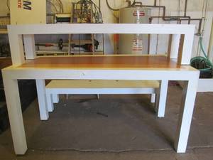 lot 126 image: table