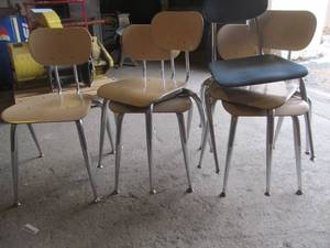 lot 127 image: school desk chairs