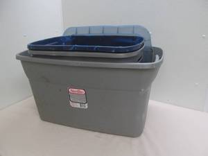 lot 147 image: storage tote