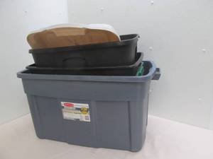 lot 150 image: storage tote