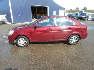 lot 1 image: 2010 Hyundai Accent GLS