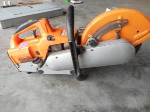 lot 5 image: Chicago 14 Portable, Gas-Powered Cut-Off Saw