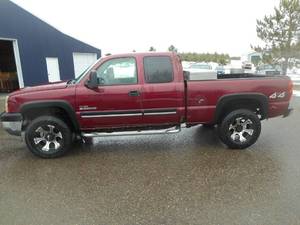 lot 4 image: 2004 Chevy Silverado 2500 HD LS 4x4
