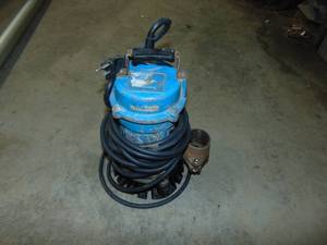 lot 71 image: Submersible Pump