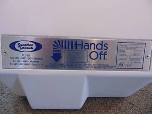 lot 77 image: Superior Products Hands Off Hand Dryer