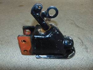lot 78 image: 2-516 Bolt on Trailer Coupler