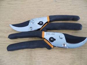 Lot of 2 Fiskars Cutters