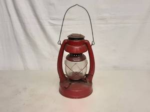 lot 16 image: Elgin Lantern  No.30E (RedClear Glass Globe)
