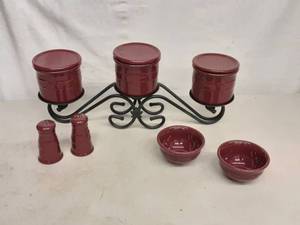 lot 34 image: Longaberger Pottery With Stand (Red)