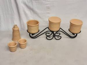 lot 36 image: Longaberger Basket & Basket Lamp (Yellow)