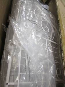 lot 5 image: 3-Piece Fiona Scrolled Bath Set ope...