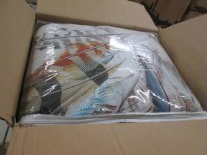 lot 24 image: Dream Feathers Mini Comforter Set K...
