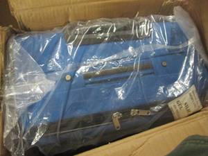 lot 88 image: Luggage Set open box Retail $189.99...