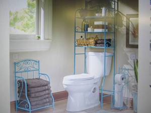 lot 94 image: 3-Piece Fiona Scrolled Bath Set ope...