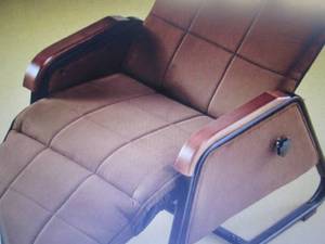 lot 126 image: Zero Gravity Chair open box Retail ...
